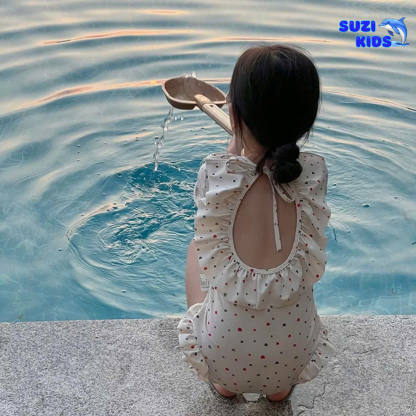 Đồ bơi bé gái liền thân tay dài chống nắng hình tim - SUZI KIDS - Hình ảnh 4
